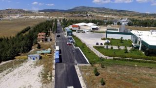 Isparta Belediyesi OSB’yi asfaltladı