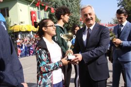 Isparta’da Cumhuriyet Kupası’nda derece alan okullar ödüllendirildi